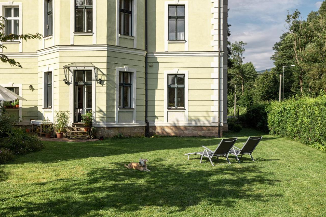 Penzion Vila Julie Jilemnice Exteriér fotografie