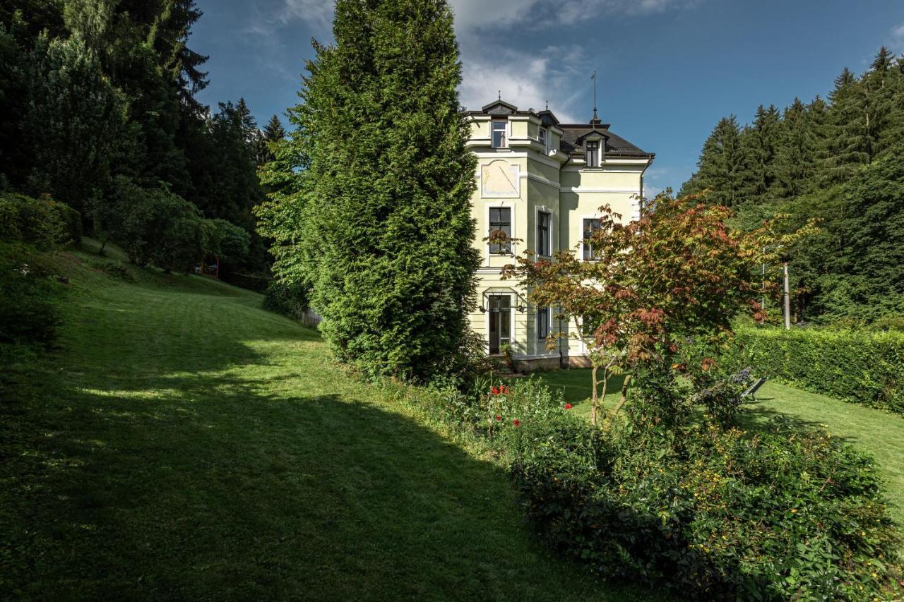 Penzion Vila Julie Jilemnice Exteriér fotografie